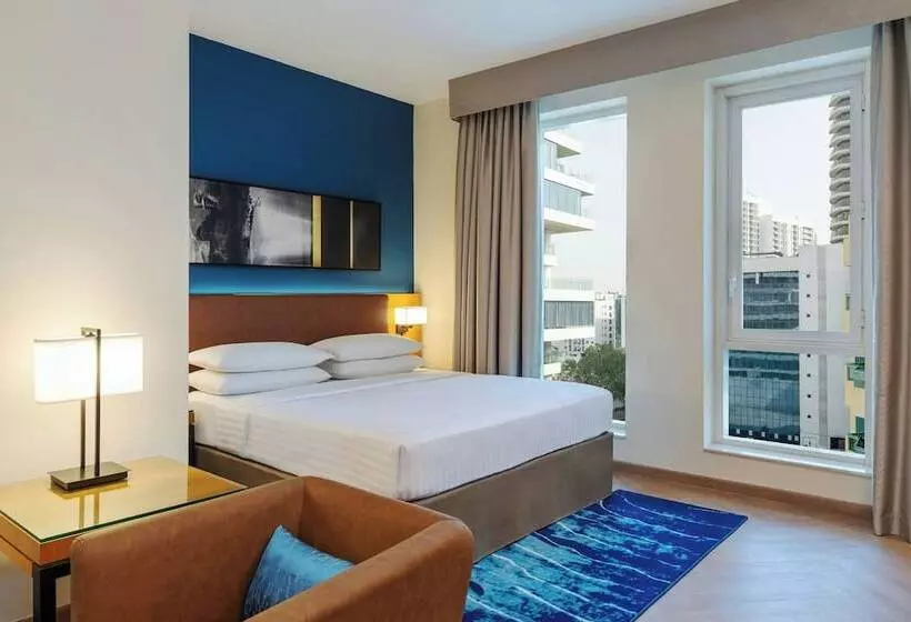 استودیوی لوکس, Four Points By Sheraton Bur Dubai