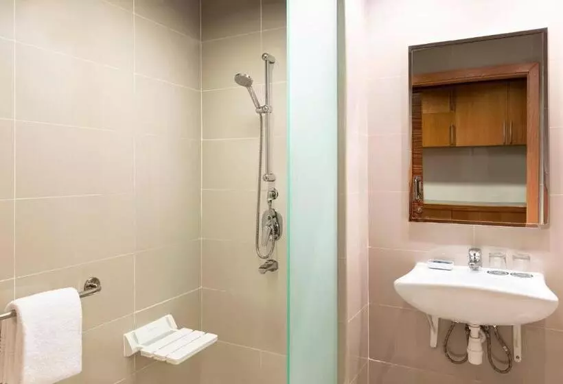 اتاق کلاسیک با تخت دونفره, Four Points By Sheraton Bur Dubai