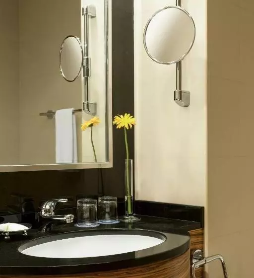 استودیو استاندارد با تخت کینگ, Four Points By Sheraton Bur Dubai