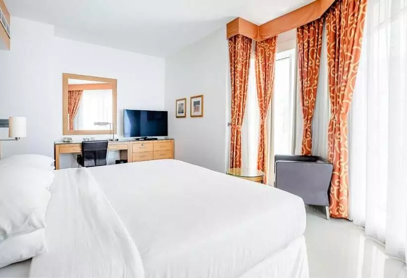 سوئیت با تخت بزرگ, Four Points By Sheraton Bur Dubai