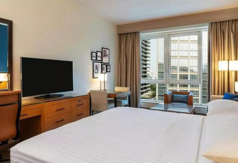 اتاق سوپریور با تخت بزرگ, Four Points By Sheraton Bur Dubai
