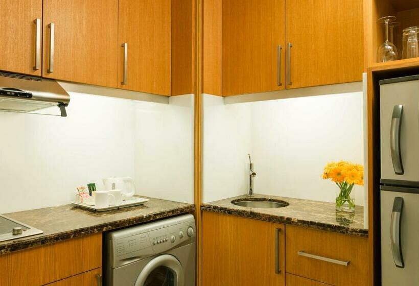 اتاق کلاسیک با تخت دونفره, Four Points By Sheraton Bur Dubai