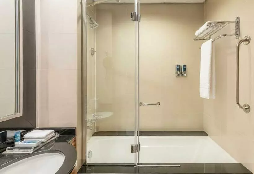 اتاق کلاسیک با تخت دونفره, Four Points By Sheraton Bur Dubai