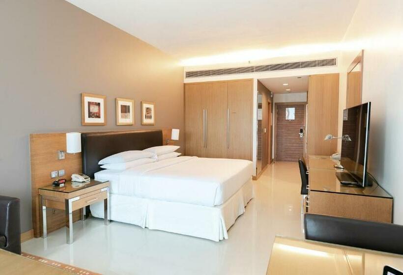 اتاق کلاسیک با تخت دونفره, Four Points By Sheraton Bur Dubai