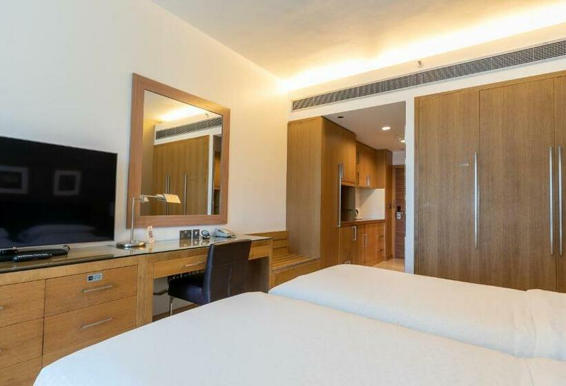 سوئیت اجرایی با تخت کینگ, Four Points By Sheraton Bur Dubai