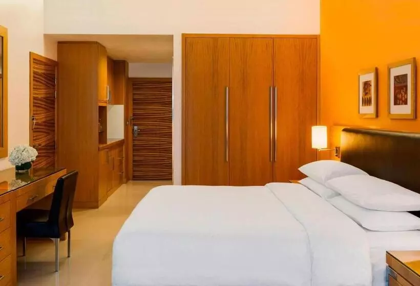 اتاق کلاسیک با تخت دونفره, Four Points By Sheraton Bur Dubai