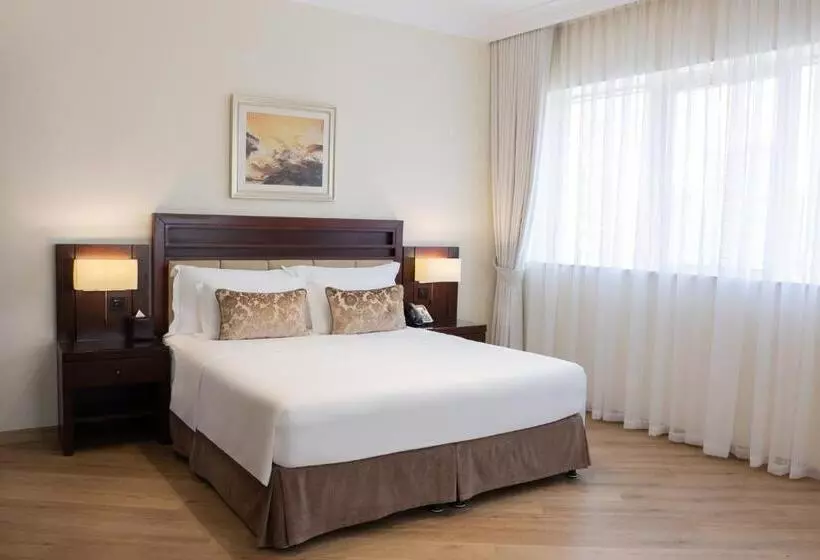 استودیوی استاندارد, Grand Millennium  Dubai