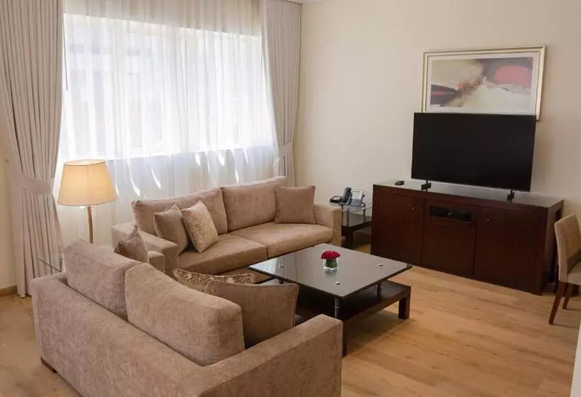 استودیوی استاندارد, Grand Millennium  Dubai