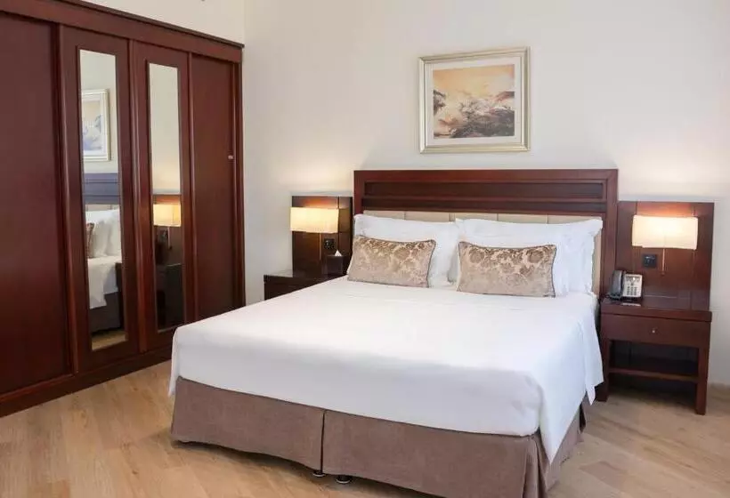 استودیوی استاندارد, Grand Millennium  Dubai