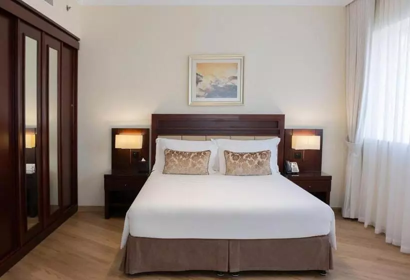 استودیوی استاندارد, Grand Millennium  Dubai