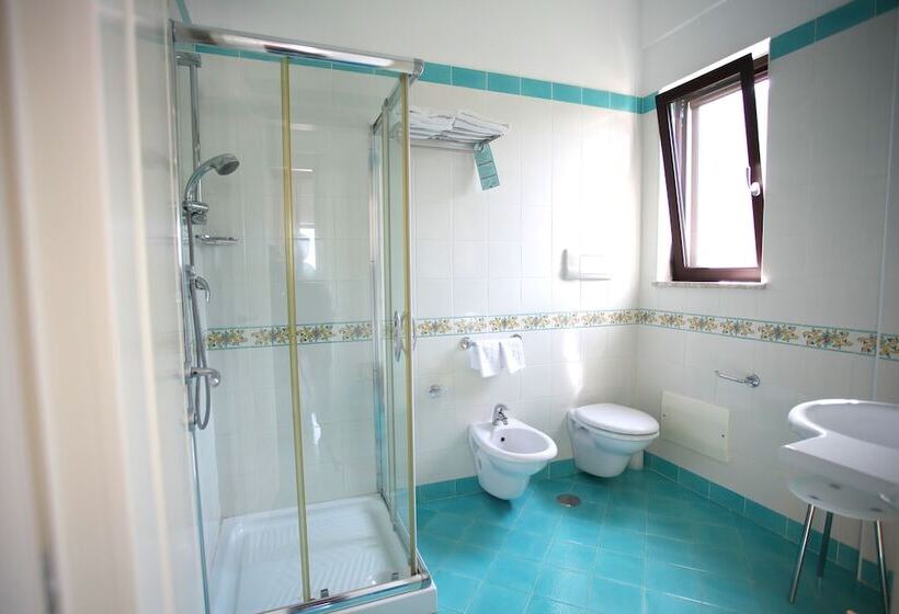 Triple Room Sea View, La Torre