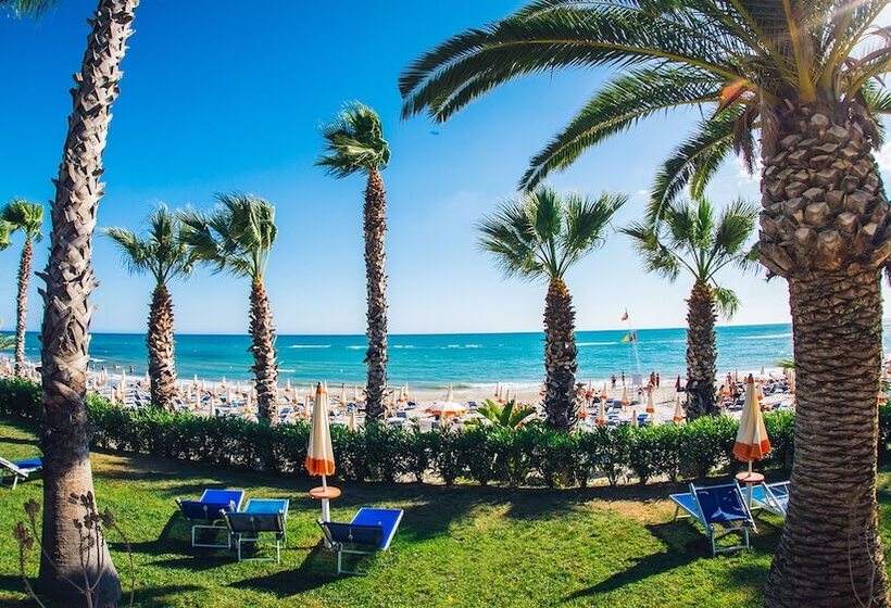 חדר סופריור לשלושה, Mclub Lipari