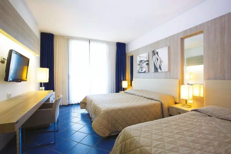 سوییت, Mclub Lipari