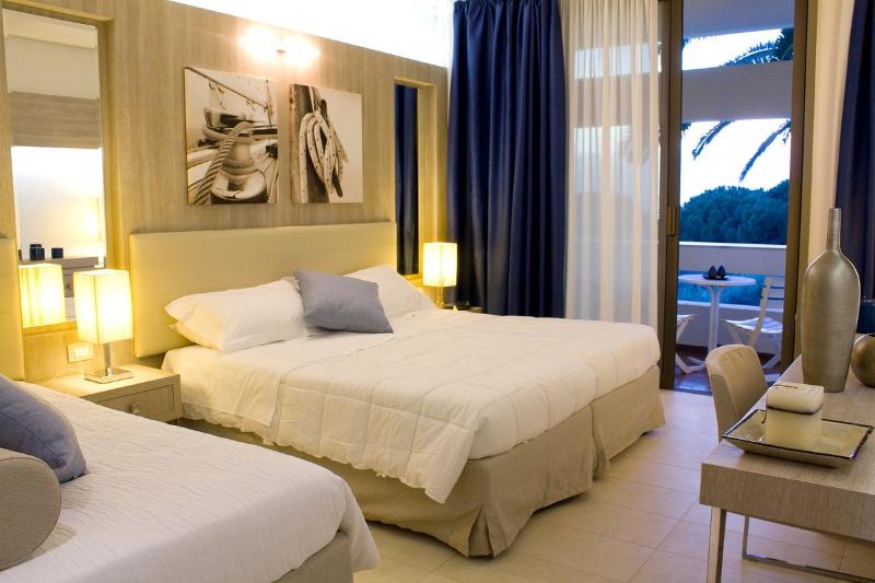 חדר סופריור לארבעה, Mclub Lipari