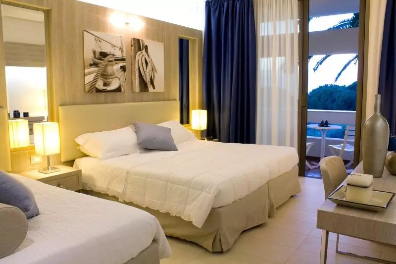 اتاق سوپریور چهار تخته, Mclub Lipari