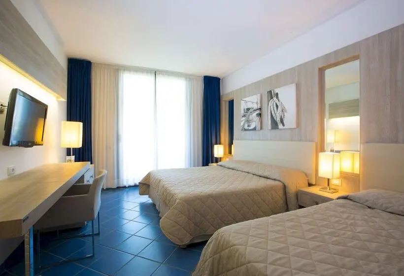 اتاق استاندارد سه نفره, Mclub Lipari