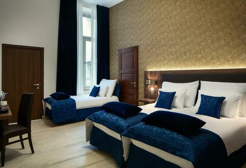 اتاق لوکس سه تخته, Michelangelo Grand