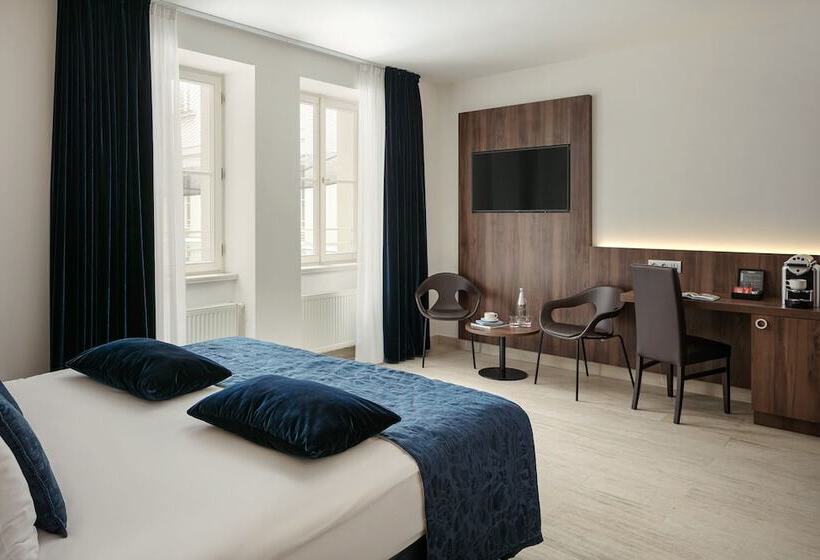 اتاق لوکس, Michelangelo Grand