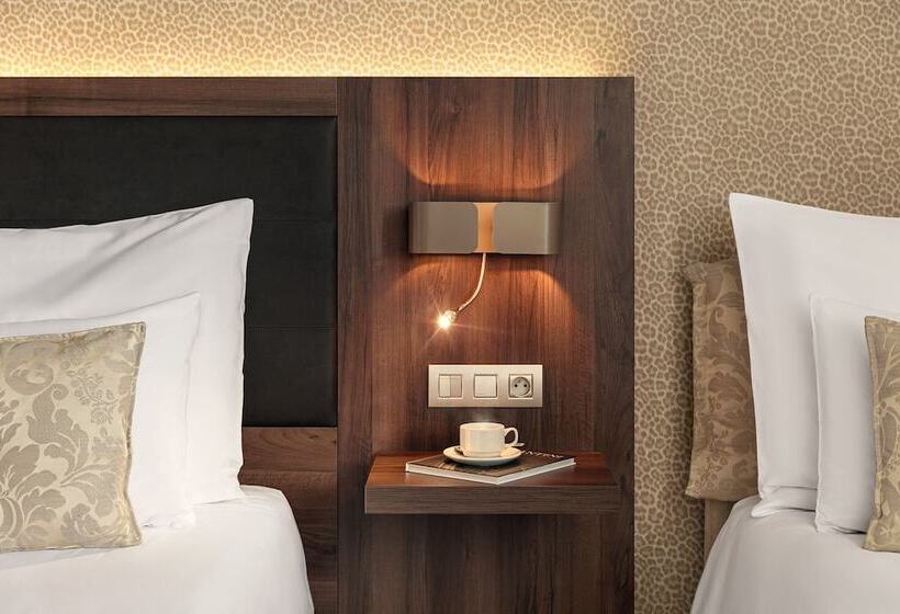 اتاق لوکس سه تخته, Michelangelo Grand