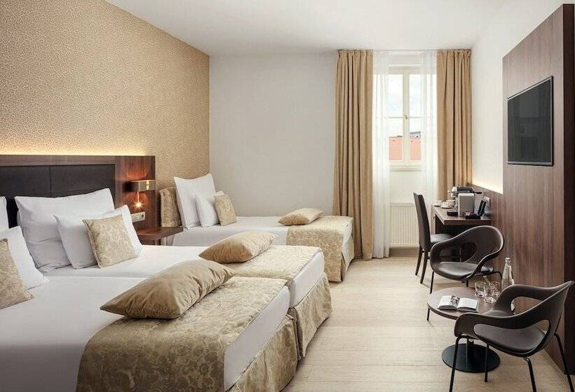 اتاق لوکس سه تخته, Michelangelo Grand