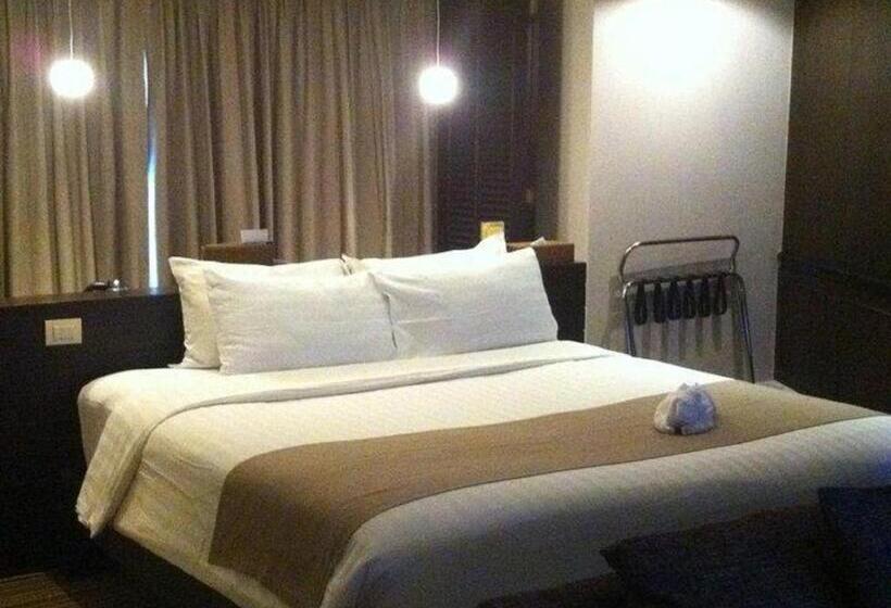 سوئیت با وان آب گرم, S15 Sukhumvit