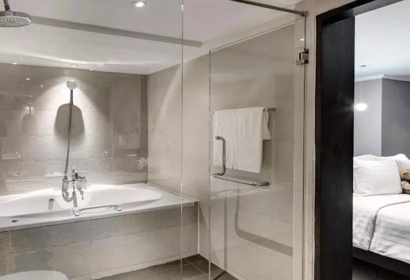 Suite with Hot Tub