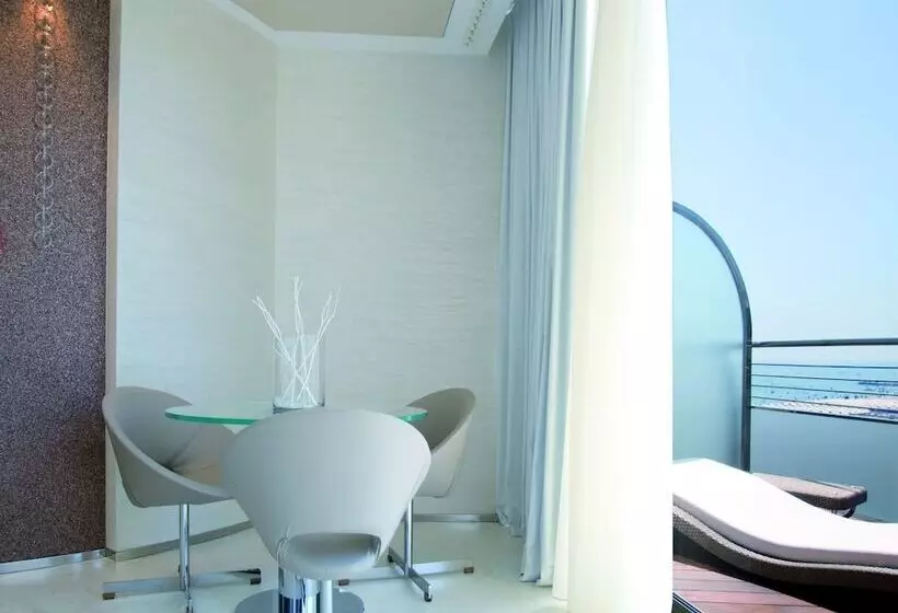 オーシャンビューデラックススイート, Waldorf  Premier Resort