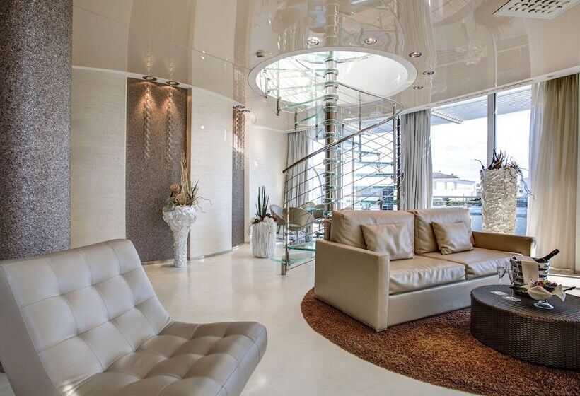 Люкс Deluxe 2 Спальни, Waldorf  Premier Resort