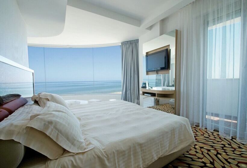 Полулюкс, Waldorf  Premier Resort