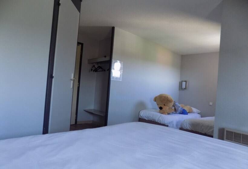 Четырехместный Номер Стандарт, Nestor Hotel Gap Et Restaurant