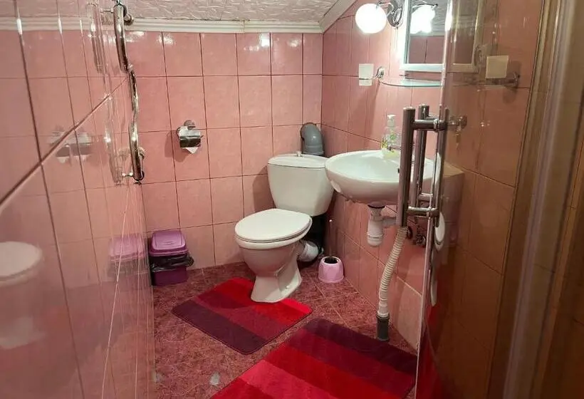 Habitació Estàndard Bany Compartit, Grunok