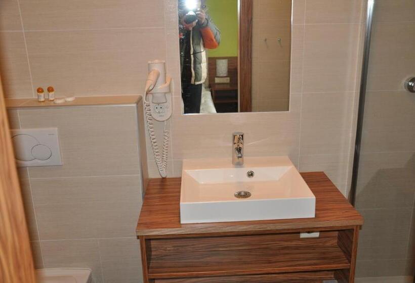 Номер Стандарт, Gasthof Zur Linde