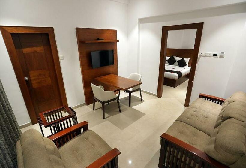 デラックススイート, Iswarya Residency