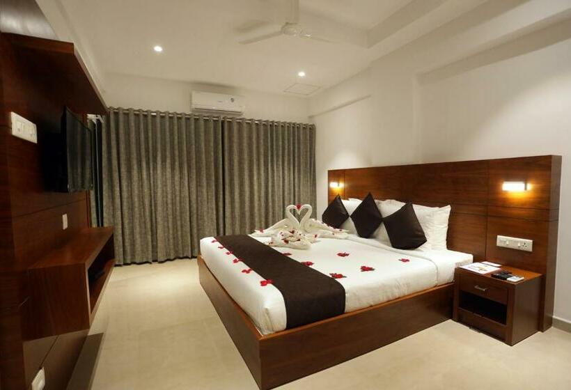 デラックスルーム, Iswarya Residency