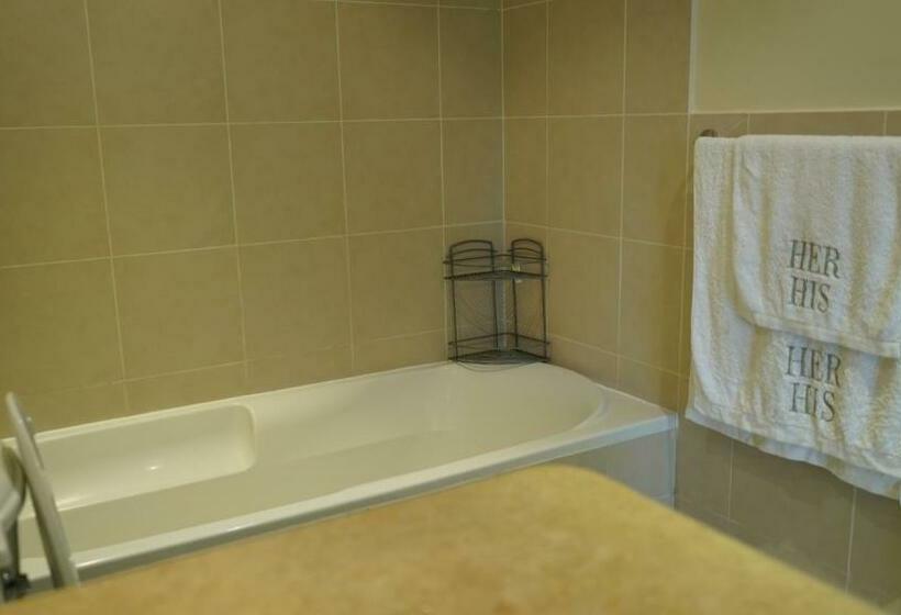 带1个卧室的带海景的公寓, Marina Two Apartment 201 With Direct Sea View