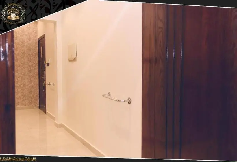 Standard-invahuone, Pearl Palace Hotel Suits