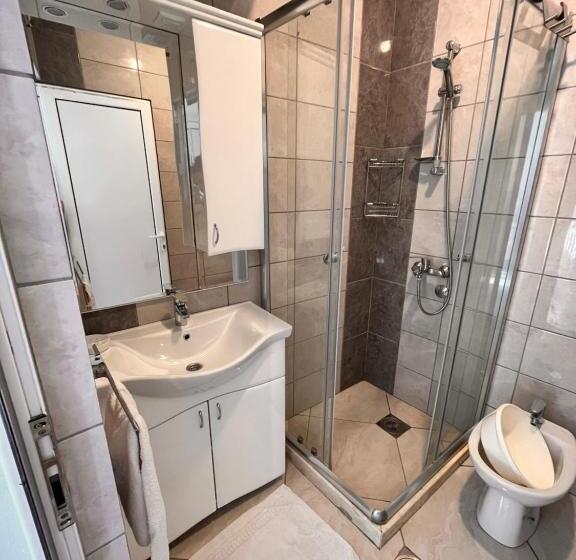 آپارتمان 1 خوابه با چشمانداز دریا, Apartments Apartmani Bojana