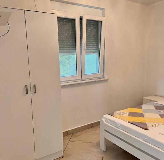 آپارتمان 1 خوابه با چشمانداز دریا, Apartments Apartmani Bojana