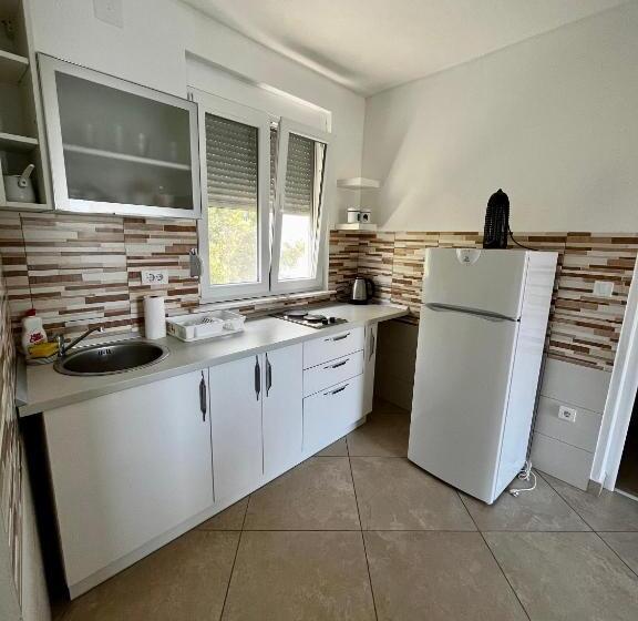 آپارتمان لوکس 1 خوابه, Apartments Apartmani Bojana