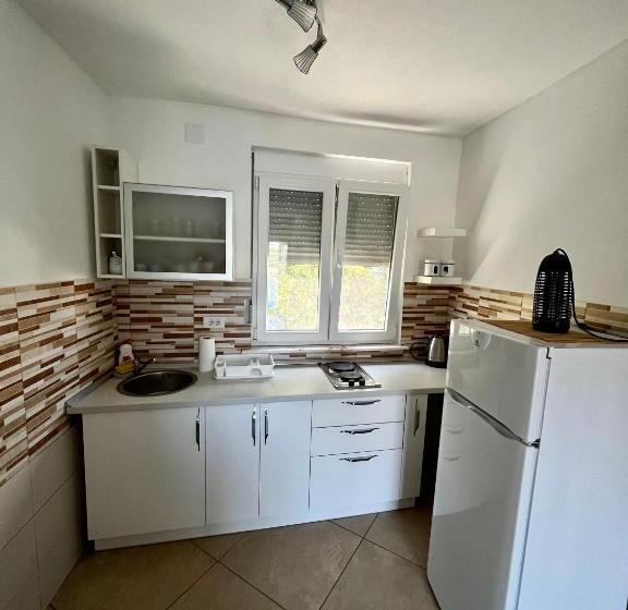 آپارتمان لوکس 1 خوابه, Apartments Apartmani Bojana