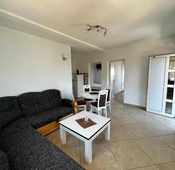 آپارتمان لوکس 1 خوابه, Apartments Apartmani Bojana