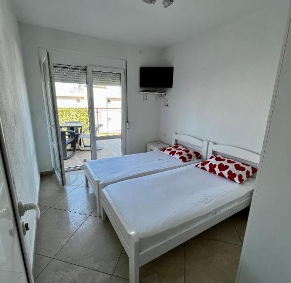 آپارتمان لوکس 1 خوابه, Apartments Apartmani Bojana