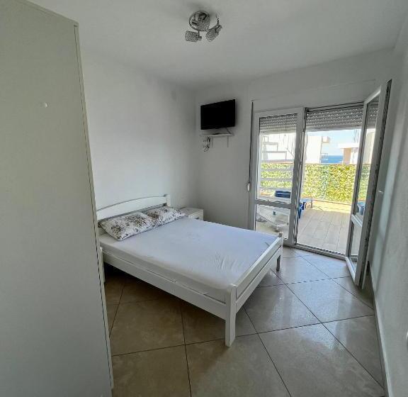 آپارتمان لوکس 1 خوابه, Apartments Apartmani Bojana