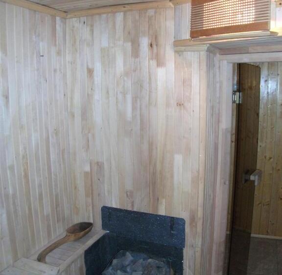 خانه 1 خوابه, Karpatskyi Gomin