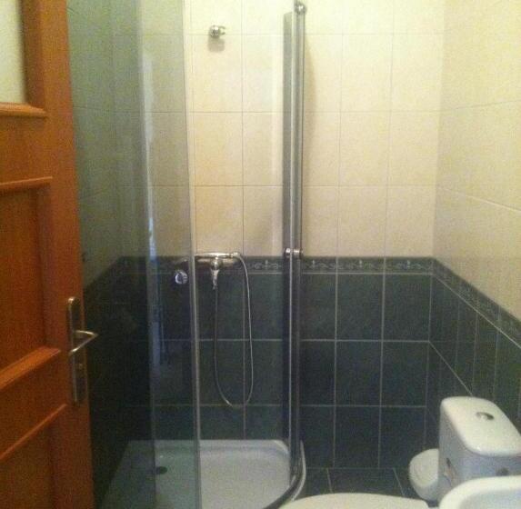 חדר דלוקס, Piroshka