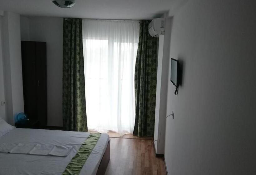 Четырехместный Номер Стандарт с Балконом, Vila Bordei Verde