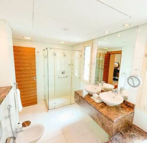 اتاق کلاسیک با تخت دونفره, Swissotel Al Murooj Dubai