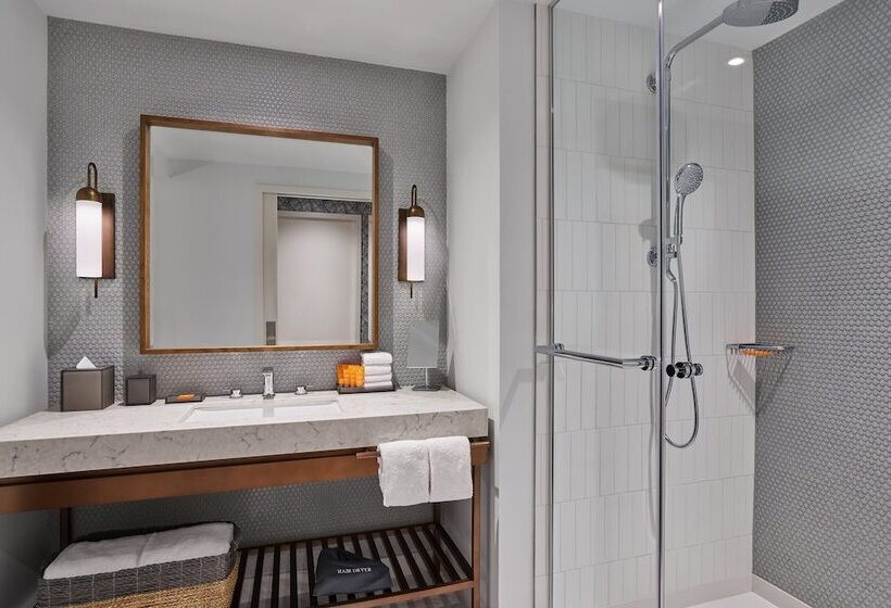 جناح ذو إطلالة, Walt Disney World Swan Reserve