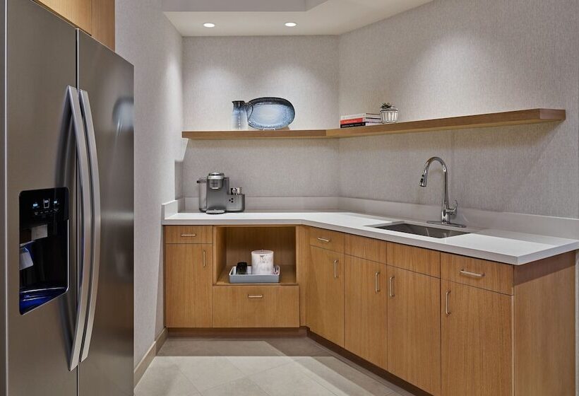 جناح رئاسى, Walt Disney World Swan Reserve