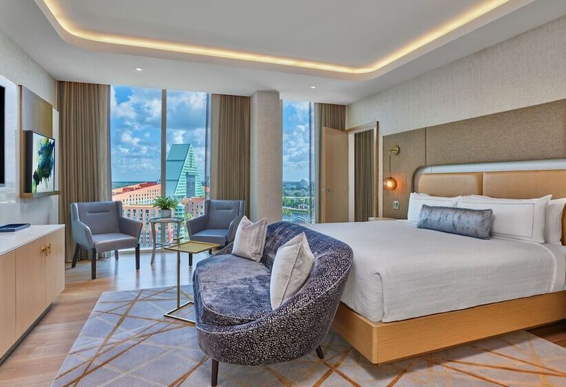 جناح رئاسى, Walt Disney World Swan Reserve